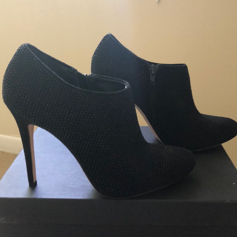 SAKS FIFTH AVENUE BLAKE BOOTIES. - Picture 3 of 8